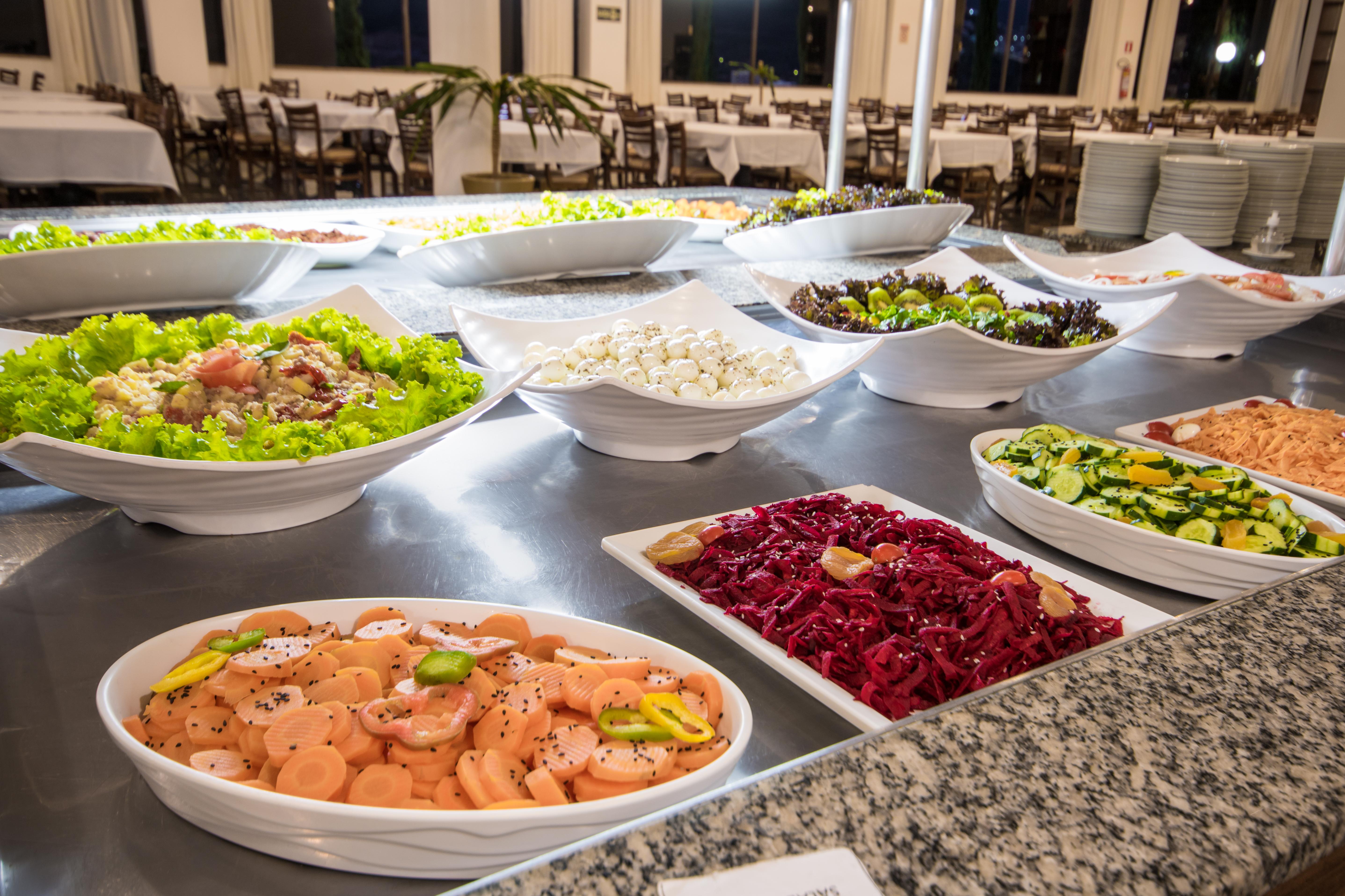 Hotel Golden Park All Inclusive Pocos De Caldas By Nacional Inn Экстерьер фото A salad bar