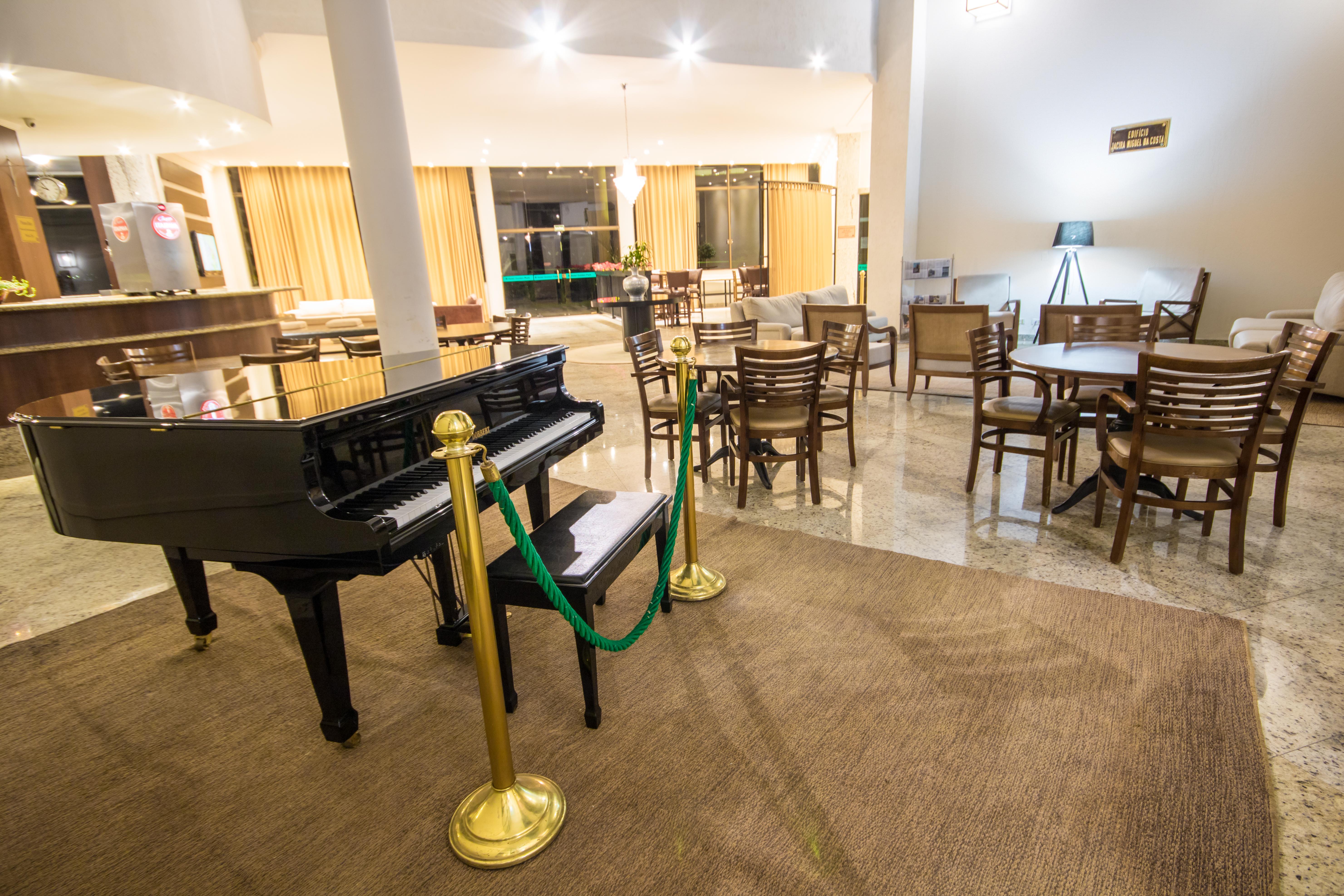 Hotel Golden Park All Inclusive Pocos De Caldas By Nacional Inn Экстерьер фото The lounge at the airport