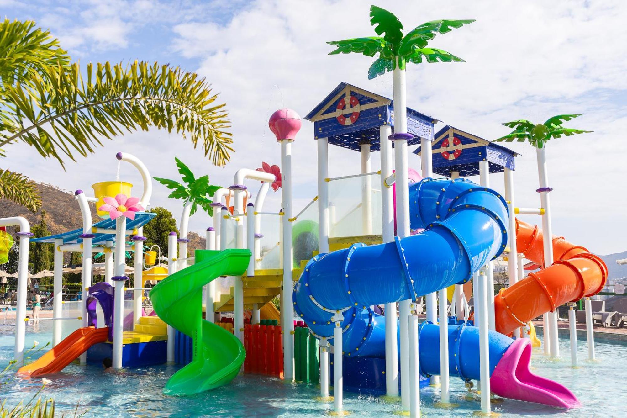 Hotel Golden Park All Inclusive Pocos De Caldas By Nacional Inn Экстерьер фото Splash Island