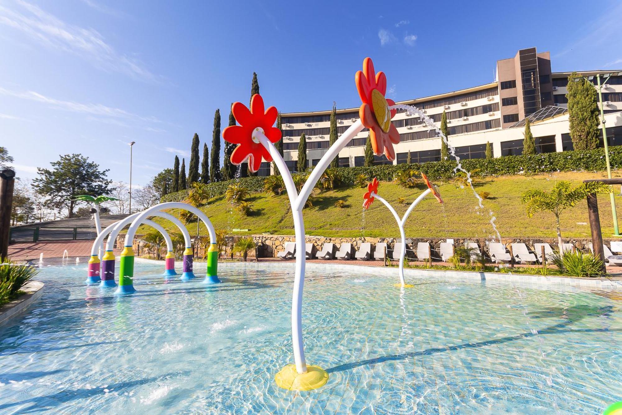 Hotel Golden Park All Inclusive Pocos De Caldas By Nacional Inn Экстерьер фото The children's pool at the hotel