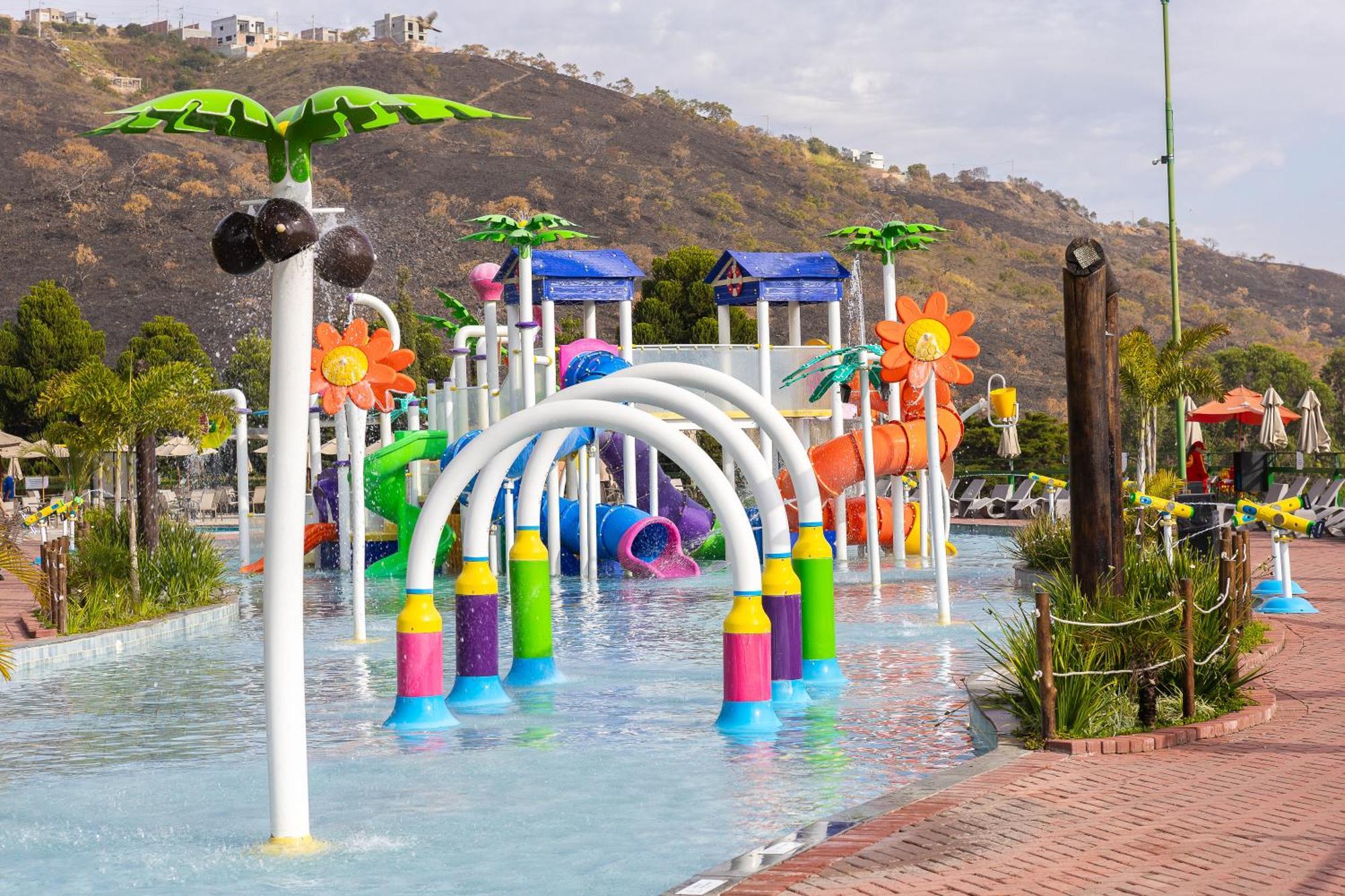 Hotel Golden Park All Inclusive Pocos De Caldas By Nacional Inn Экстерьер фото Splash Island